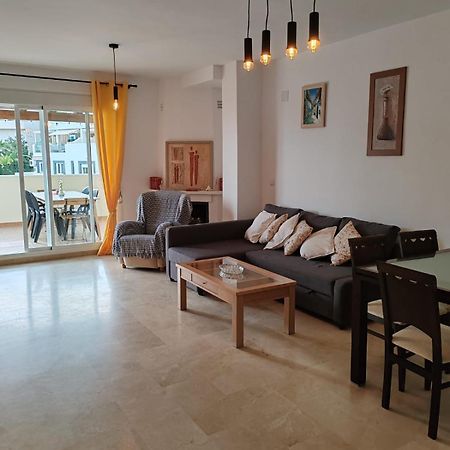 Seaview Apartment With Great Amenities & Facilities Бенальмадена Экстерьер фото