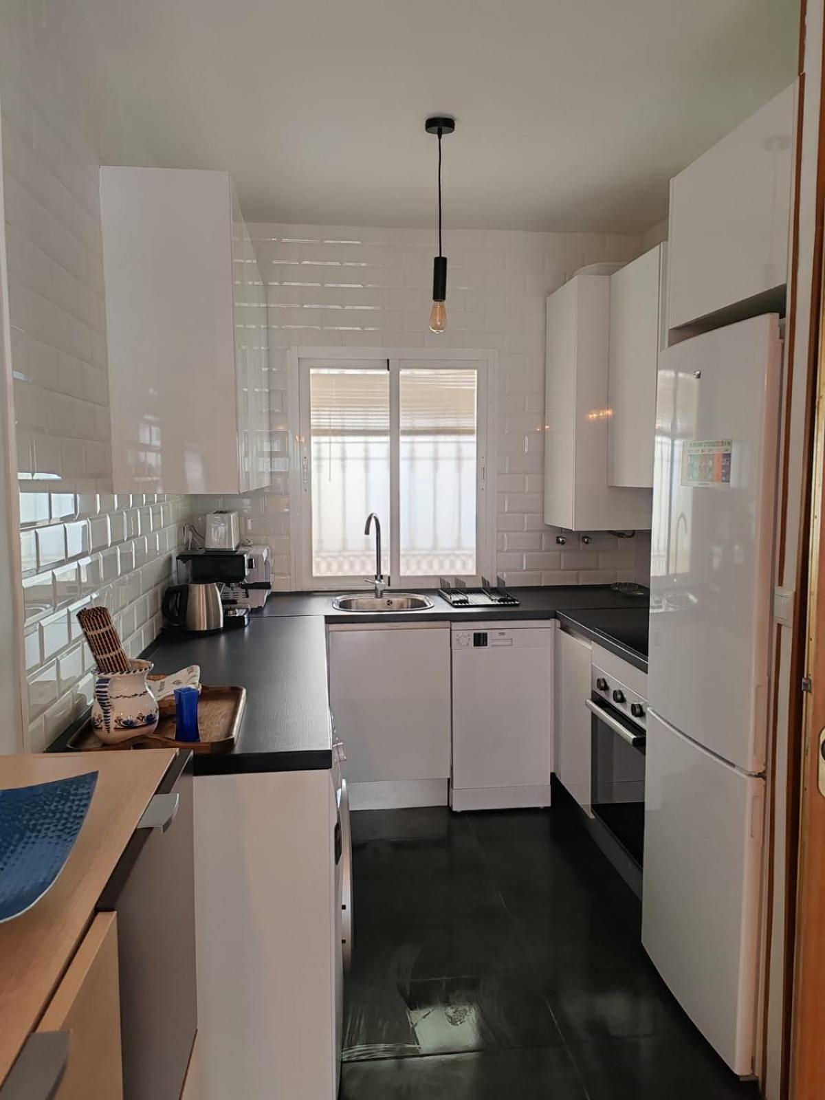 Seaview Apartment With Great Amenities & Facilities Бенальмадена Экстерьер фото