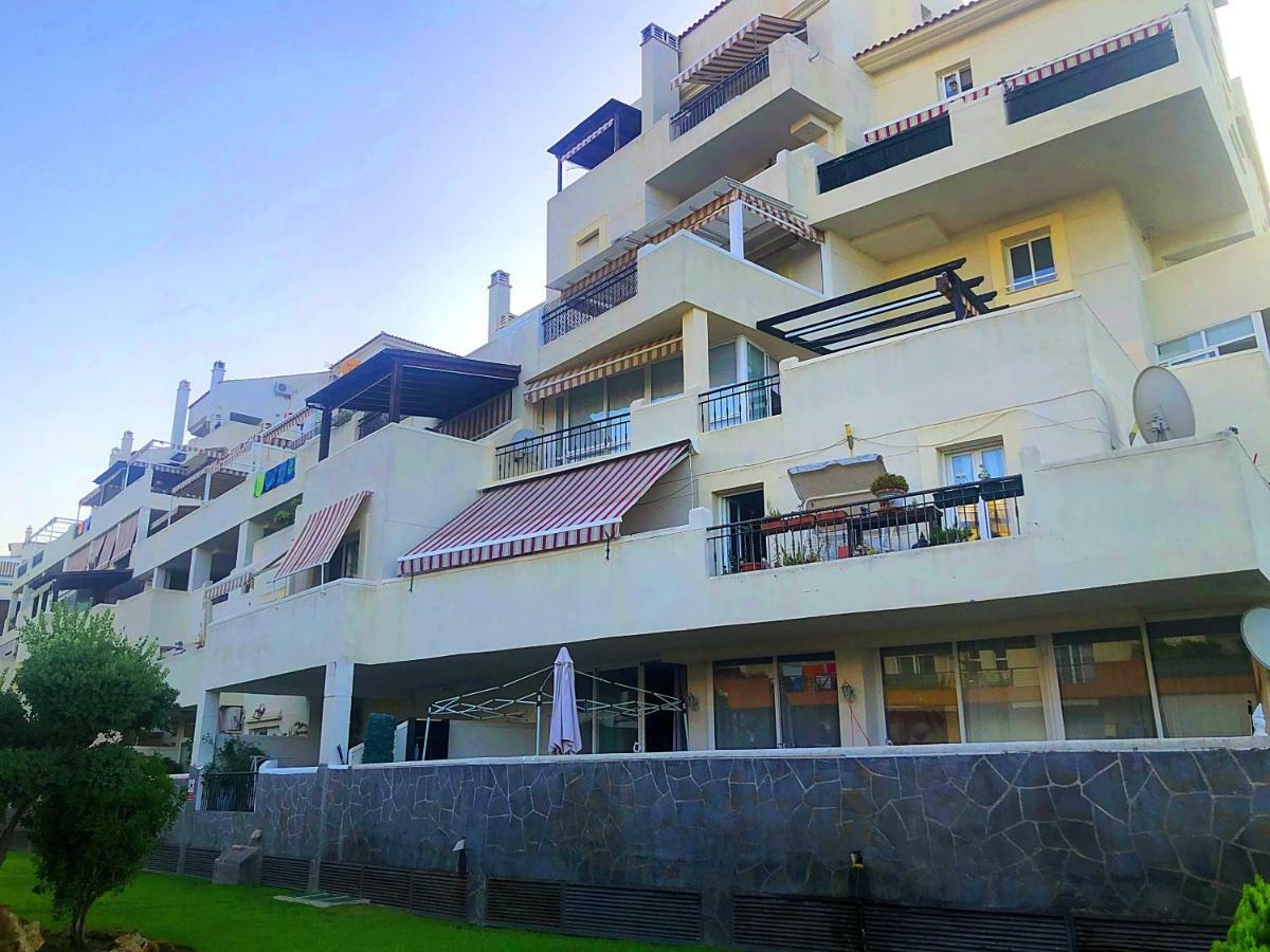 Seaview Apartment With Great Amenities & Facilities Бенальмадена Экстерьер фото